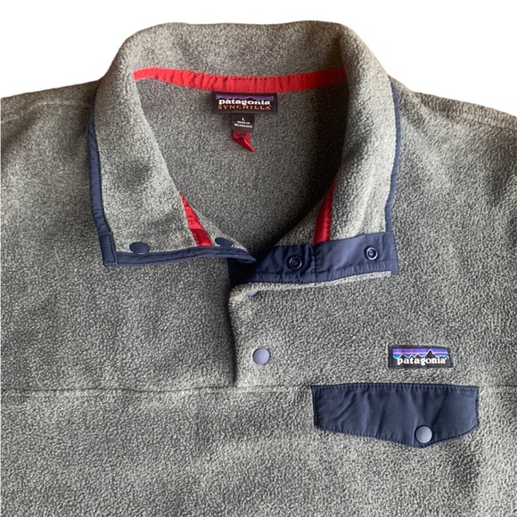 Patagonia Synchilla Fleece Pull Over Gray with Navy detail - Picture 2 of 2